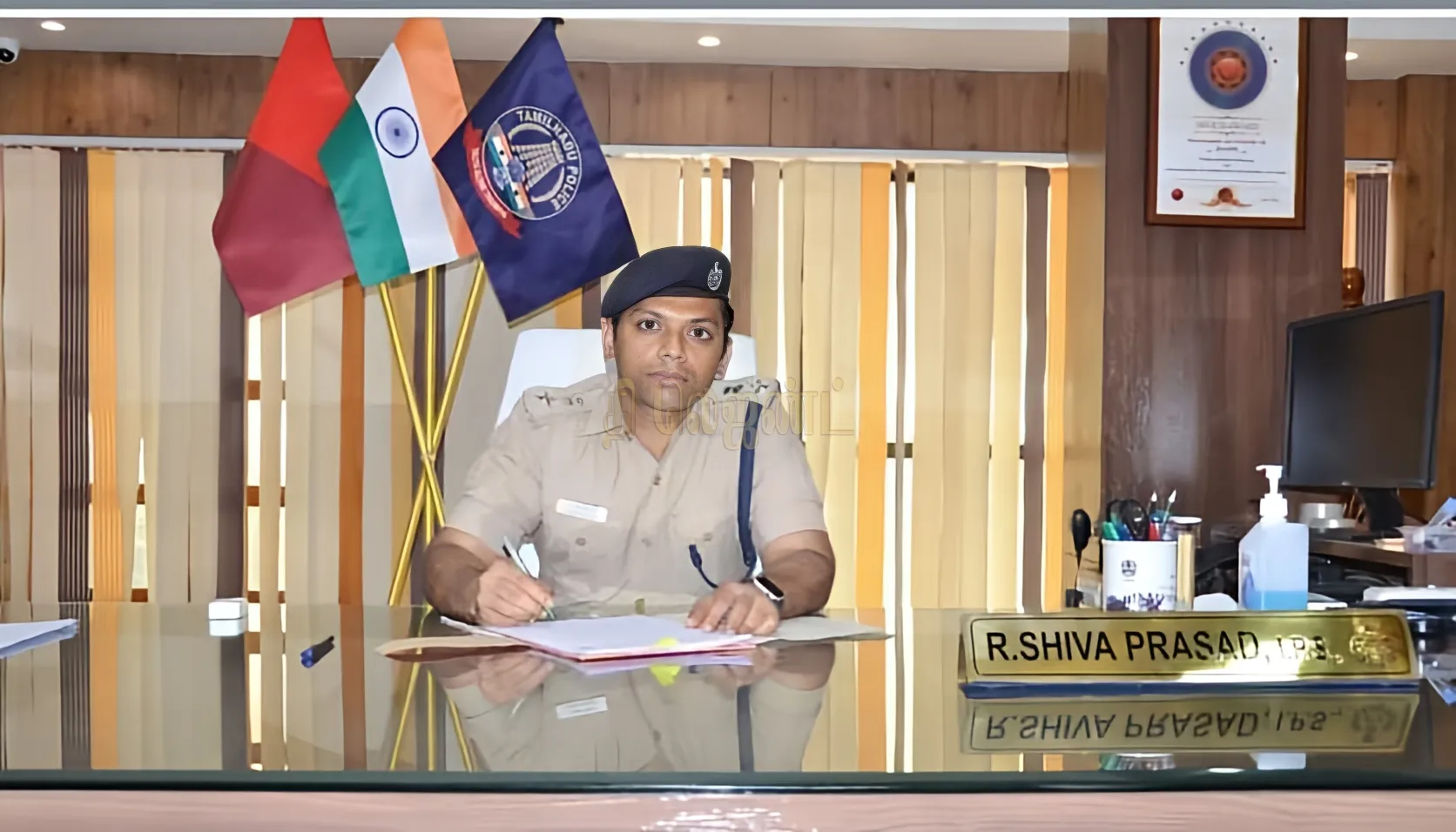 தேனி மாவட்ட காவல் கண்காணிப்பாளராக சிவபிரசாத் பொறுப்பேற்றார் _காவல்துறையினர் வாழ்த்து.